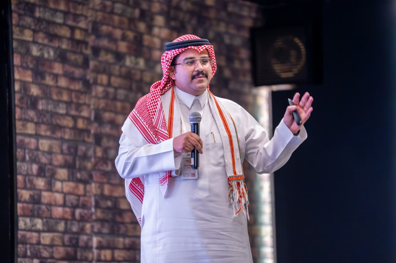 متحدث في فعالية موروث